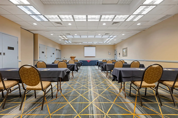 The Lux Hotel & Conference Center, Ascend Hotel Collection