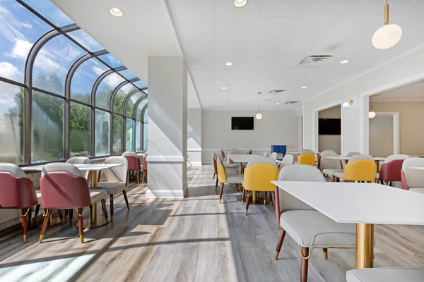 The Lux Hotel & Conference Center, Ascend Hotel Collection