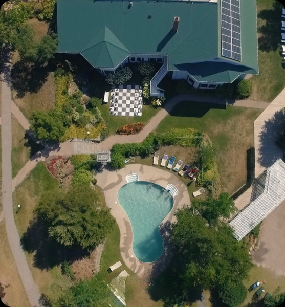 Elmhirst's Resort