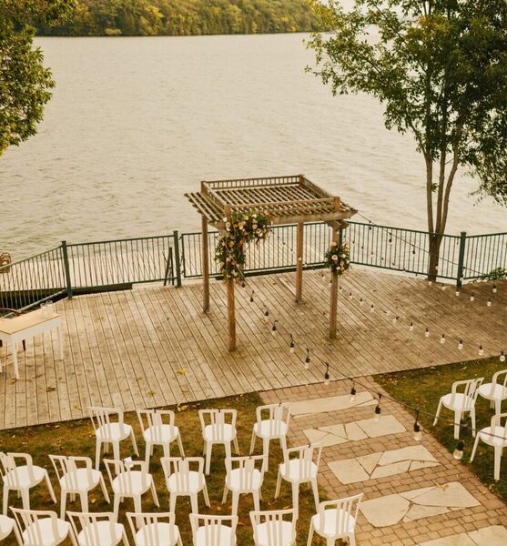 Elmhirst's Resort