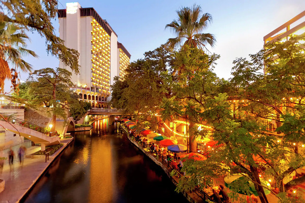 Hilton Palacio del Rio