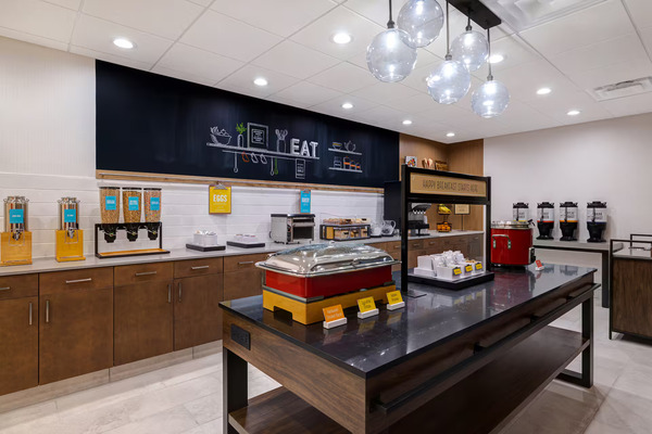 Hampton Inn & Suites Marina