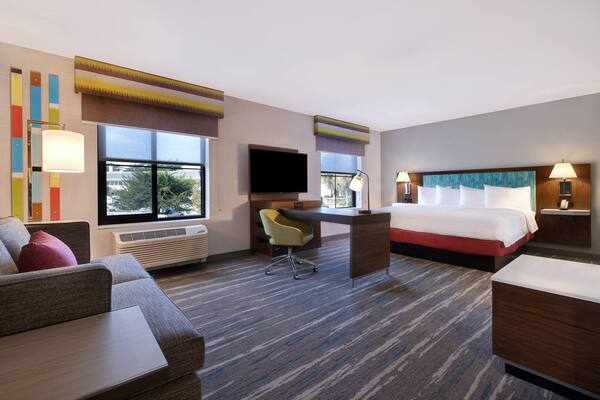 Hampton Inn & Suites Marina
