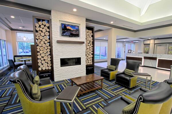 Hilton Garden Inn Westbury