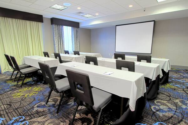 Hilton Garden Inn Westbury