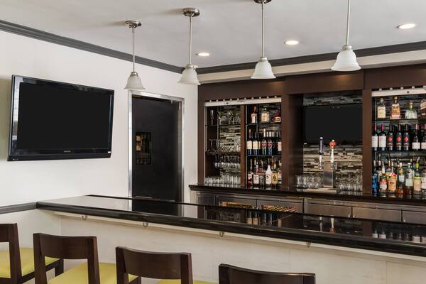 Hilton Garden Inn Westbury