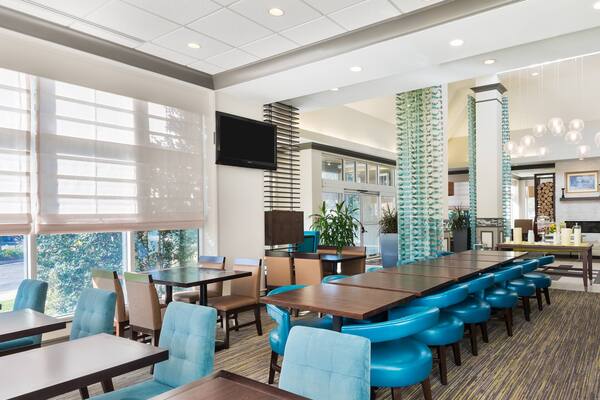 Hilton Garden Inn Westbury