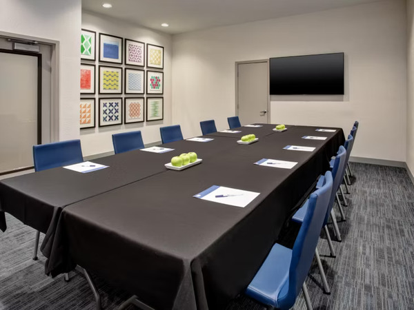 Holiday Inn Express Nashville Airport
