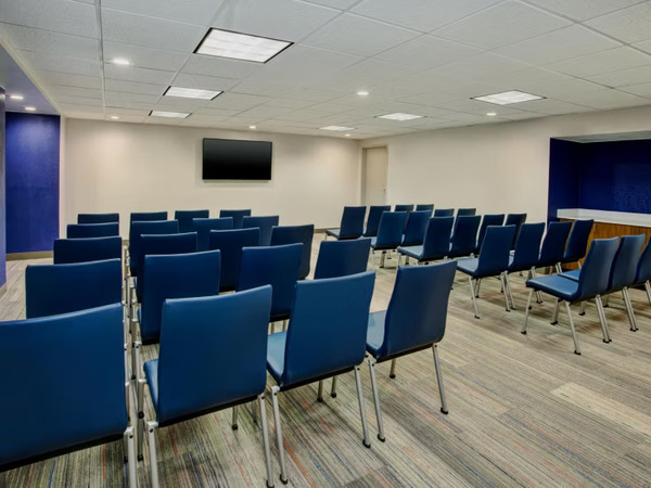 Holiday Inn Express Nashville Airport