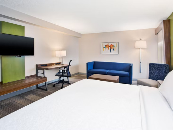 Holiday Inn Express Nashville Airport