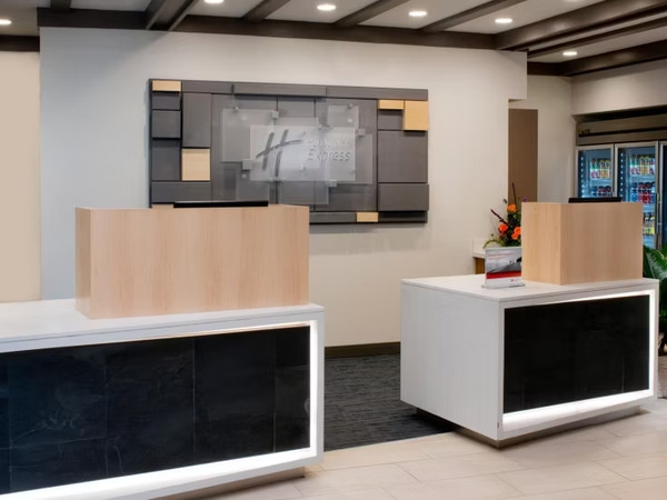 Holiday Inn Express Nashville Airport
