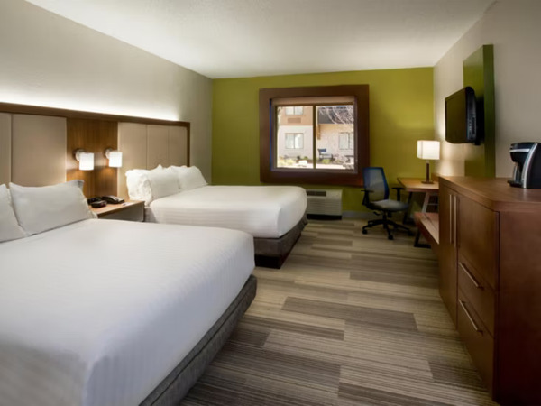 Holiday Inn Express Nashville Airport