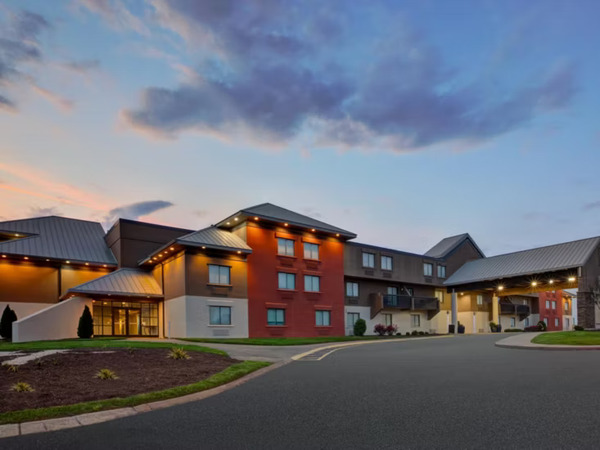 Holiday Inn Express Nashville Airport