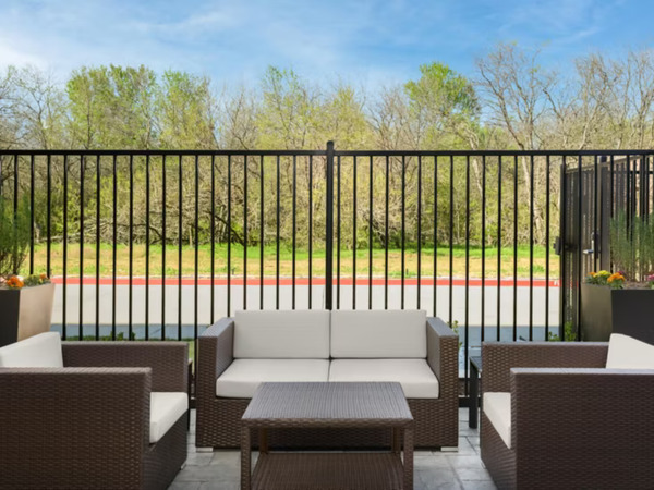 Holiday Inn Express & Suites DFW Airport SW - Euless
