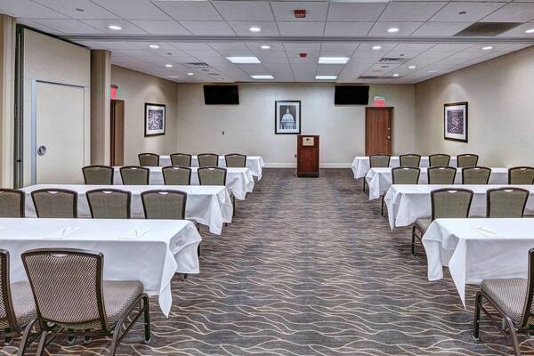 DoubleTree by Hilton Madison Downtown
