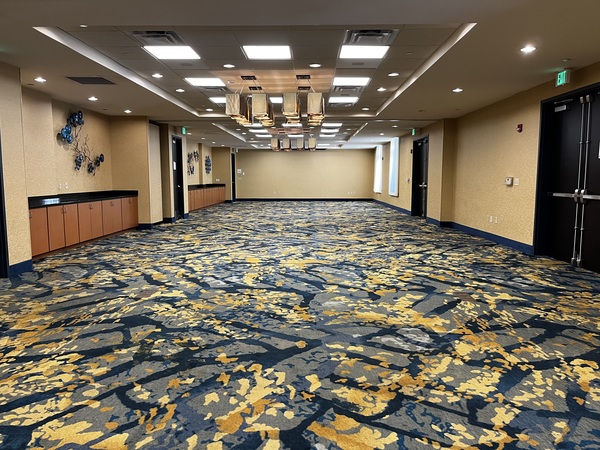Holiday Inn & Suites Historic Gateway