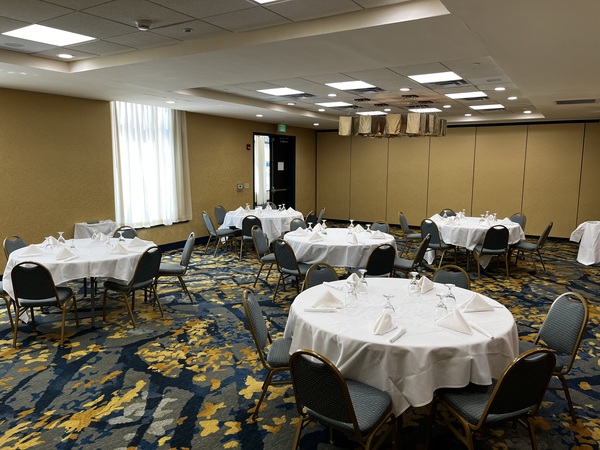 Holiday Inn & Suites Historic Gateway