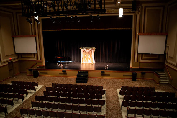 The Historic Holmes Theater