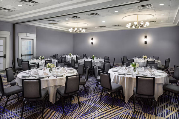 Hilton Kansas City Country Club Plaza