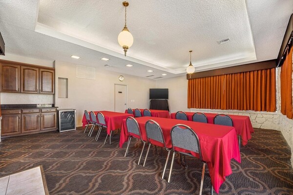 Best Western - Plus King's Inn & Suites
