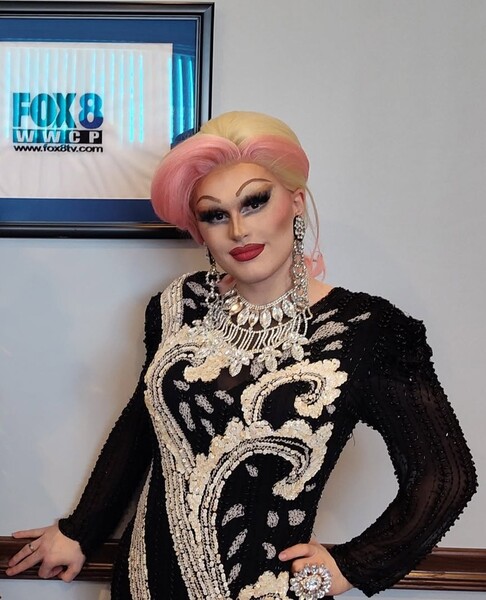 Vivyan Jaymes Mourningwould