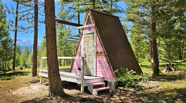 The Hohnstead Glamping Cabins