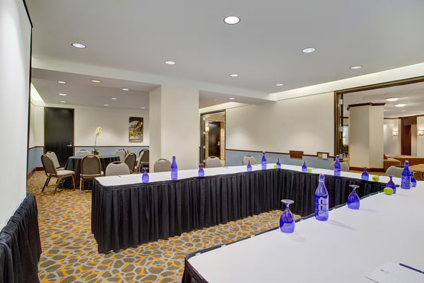 Emily Morgan San Antonio DoubleTree by Hilton Hotel