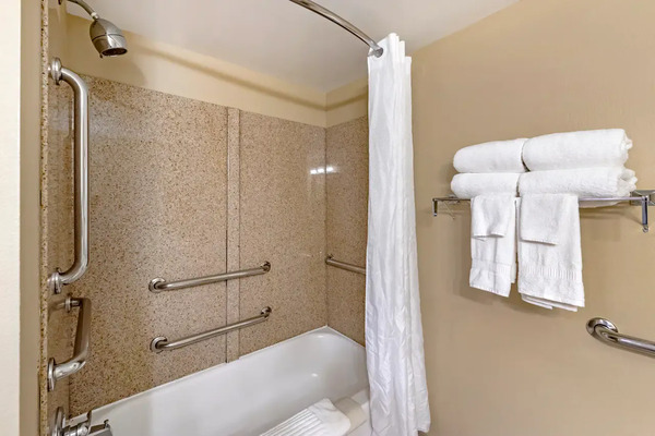Comfort Inn & Suites Virginia Beach - Norfolk Airport