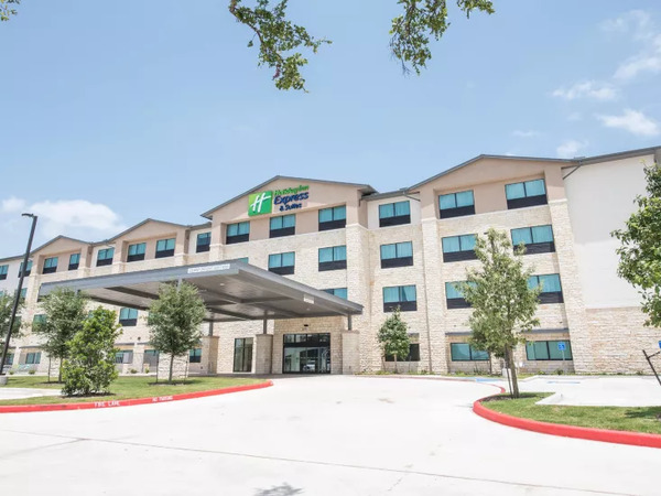 Holiday Inn Express & Suites Dripping Springs