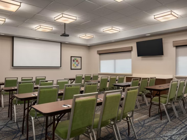 Holiday Inn Express & Suites Dripping Springs