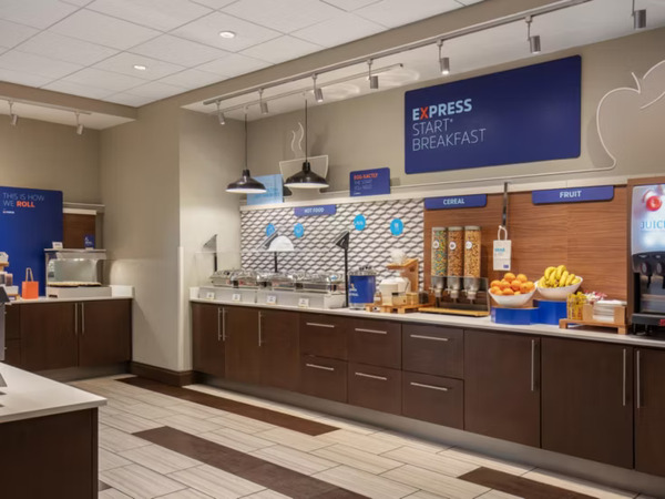 Holiday Inn Express & Suites Dripping Springs