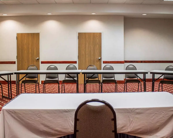 Quality Inn & Suites Bellville - Mansfield