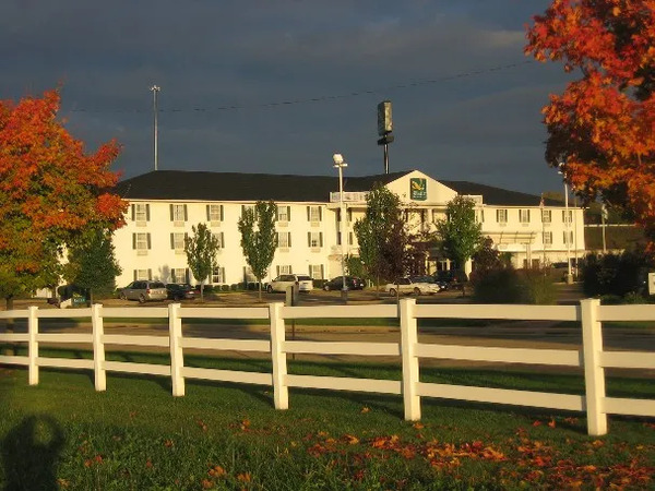 Quality Inn & Suites Bellville - Mansfield