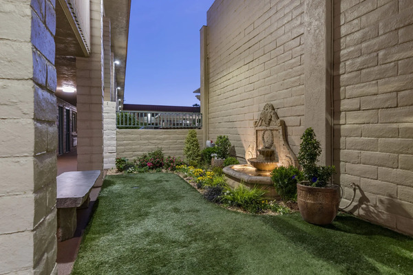 Best Western Plus - Hilltop Inn