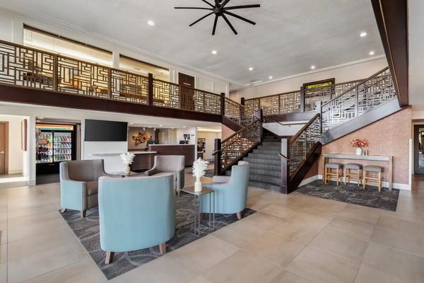 Best Western Plus - Hilltop Inn