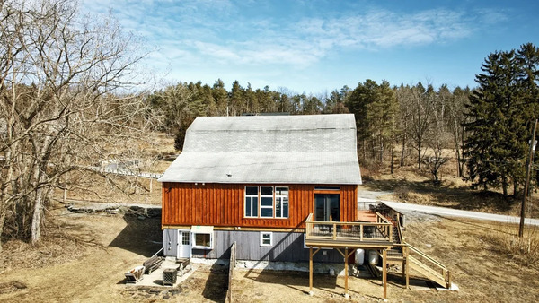 Burdett Hill Barn