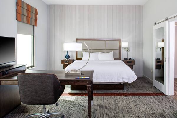 Hampton Inn & Suites by Hilton Pittsburg Kansas Crossing