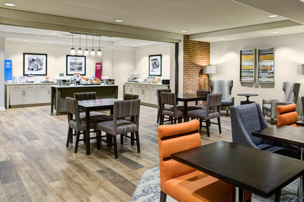 Hampton Inn & Suites by Hilton Pittsburg Kansas Crossing