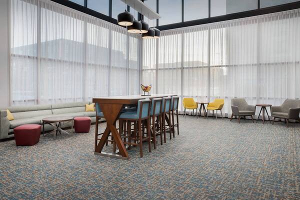 Hampton Inn & Suites Omaha-Downtown