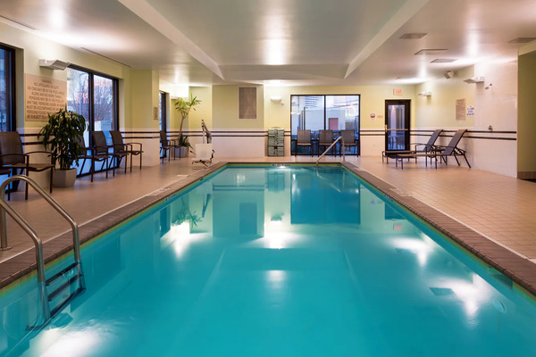 Fairfield by Marriott Inn & Suites Louisville Downtown