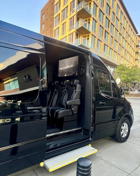 Portland Private Town Car & Limo | PDX Chauffeur Service