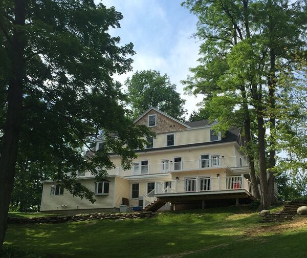 The Lakehouse Inn