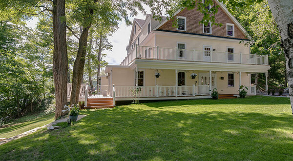 The Lakehouse Inn