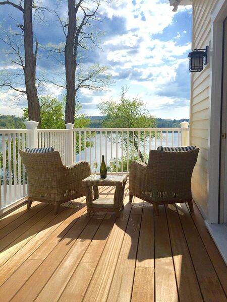 The Lakehouse Inn