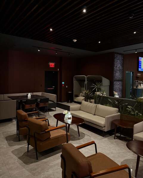 Lounge X