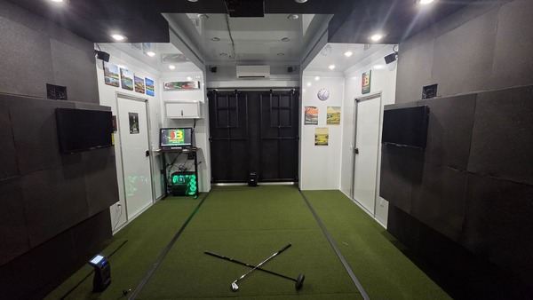 Swingbox Mobile Golf Sim and Lounge