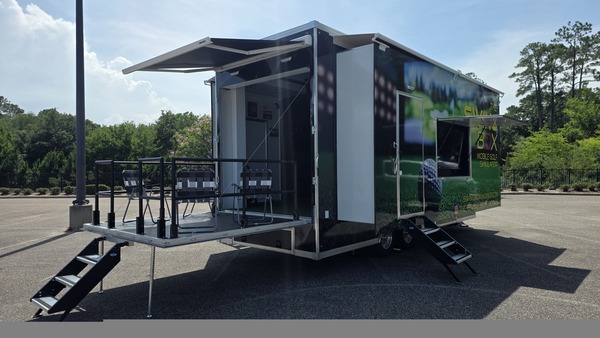 Swingbox Mobile Golf Sim and Lounge