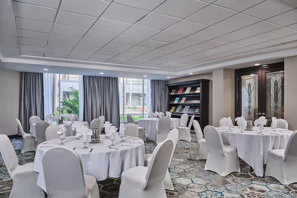 DoubleTree by Hilton Chatsworth