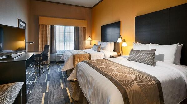 Best Western Plus - Emerald Inn & Suites