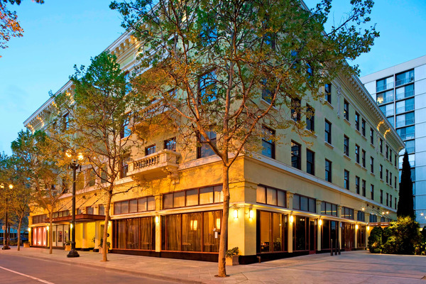 Mosaic Restaurant at Four Points By Sheraton